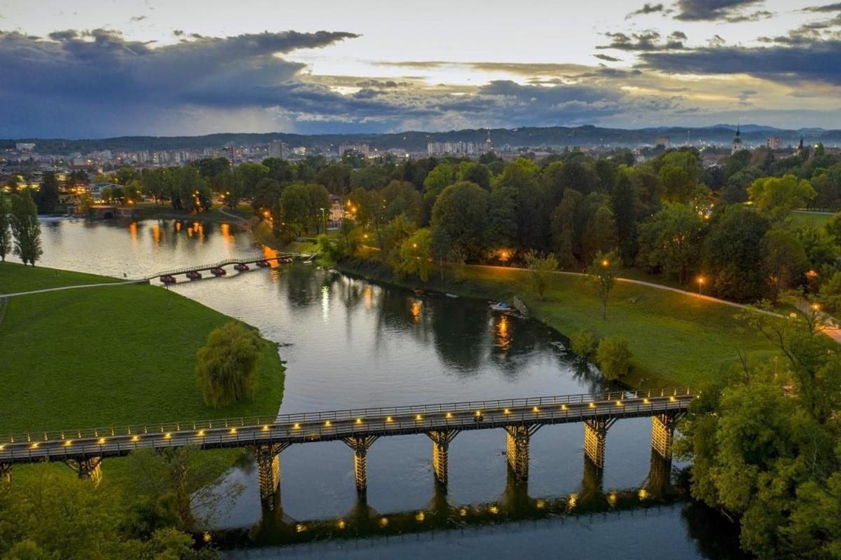 Apartman Rakovac Appartamento Karlovac Esterno foto